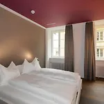 Boutique - Restaurant Orchidee 3*
