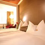 Boutique - Restaurant Orchidee