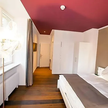 Boutique - Restaurant Orchidee 3*