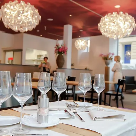 فندق Boutique - Restaurant Orchidee بورغدورف