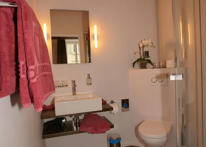 Boutique - Restaurant Orchidee 3*