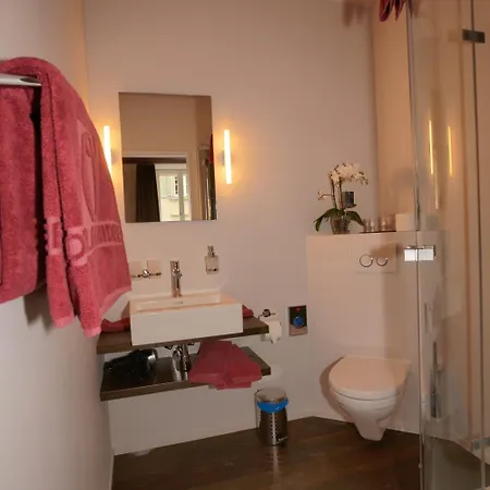 Boutique - Restaurant Orchidee 3*